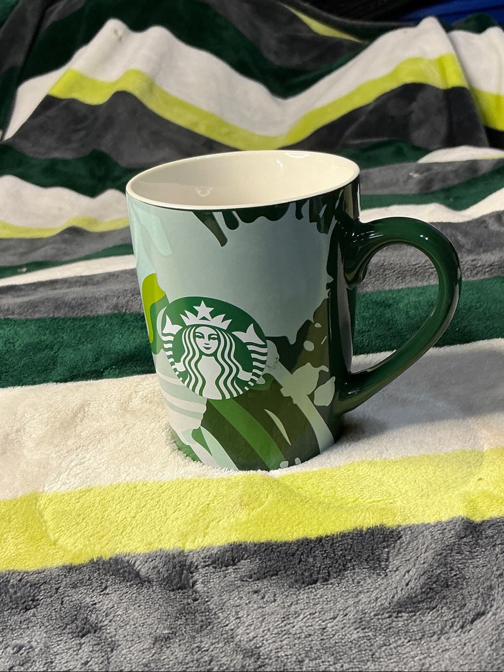 Starbucks 2021 Abstract Green Camo Mosaic Siren Ceramic Coffee mug 10 oz